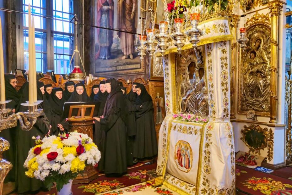 Slujire arhierească la Mănăstirea Agapia cu ocazia Nașterii Domnului / Foto: Ionuț Plugarașu