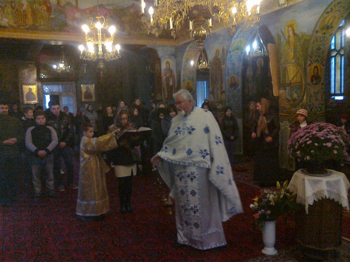 Sfânta Liturghie oficiată pentru tinerii din ATOR Pașcani