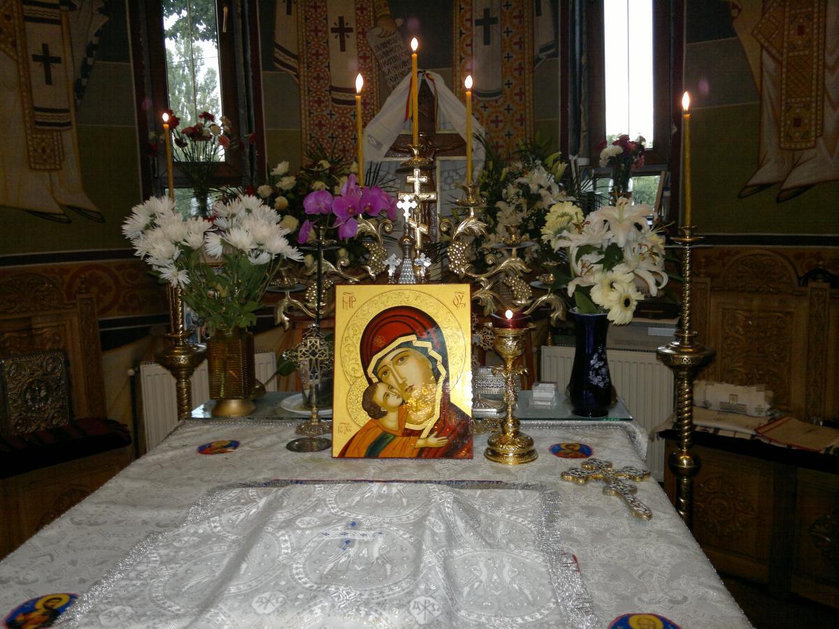 Fotografii - Sfântul Altar